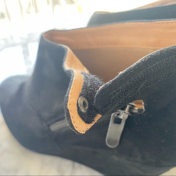 CL by CHINESE LAUNDRY Black Faux Suede Booties - Picture 5 of 10